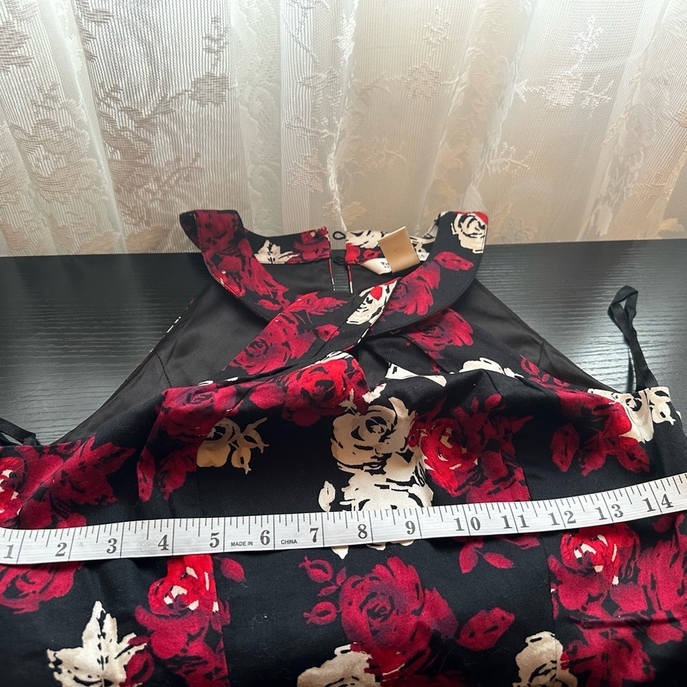 White House Black Market Floral Halter Top - Picture 3 of 3
